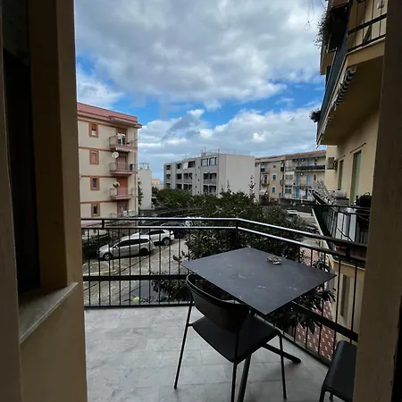 New Sea House Vicino La Spiaggia Del Lungomare Apartman